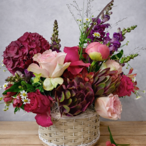 Whimsical Basket in Romantic Shades(Florist’s Choice)
